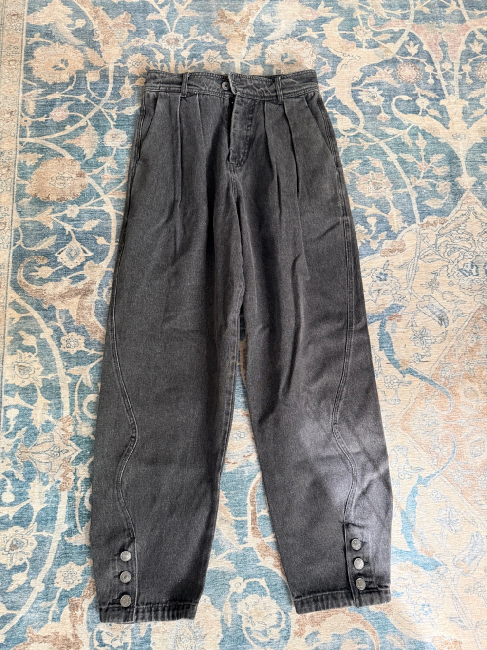 High-Rise Black Cropped Pleat-Front Jeans